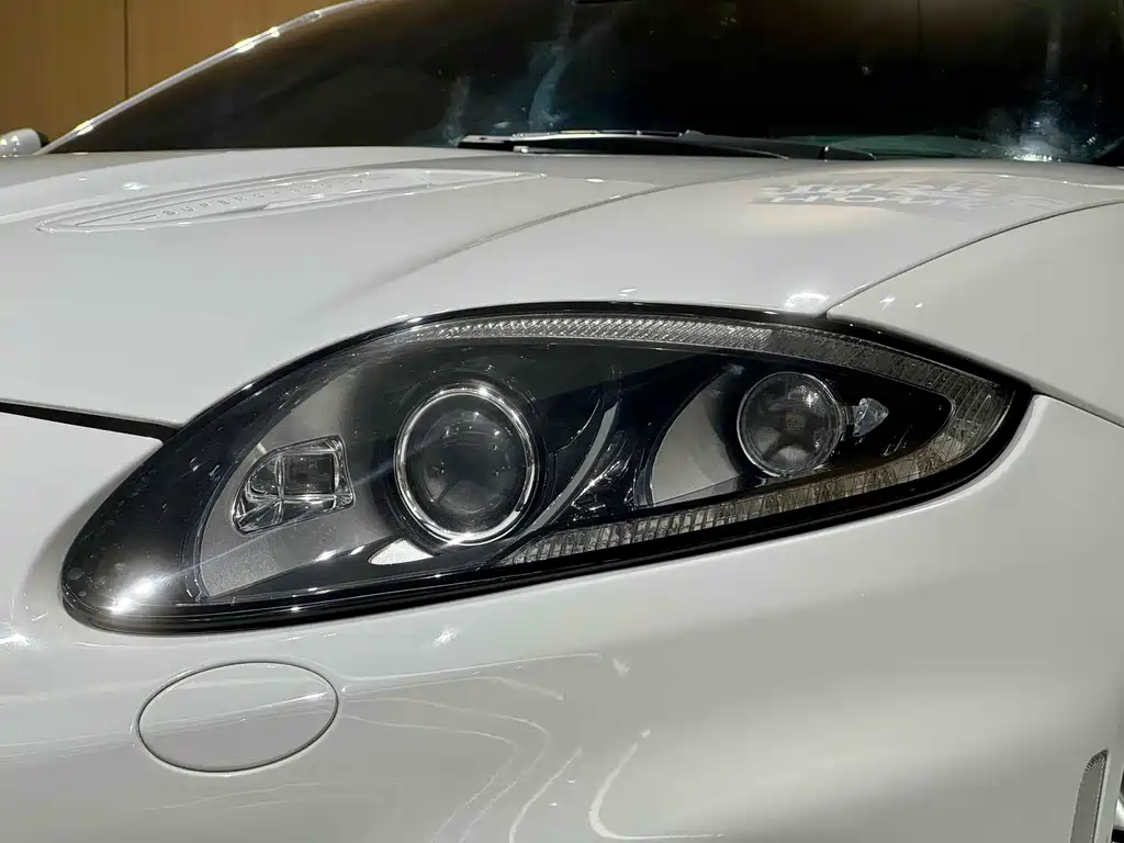 Jaguar XK — миниатюра 5