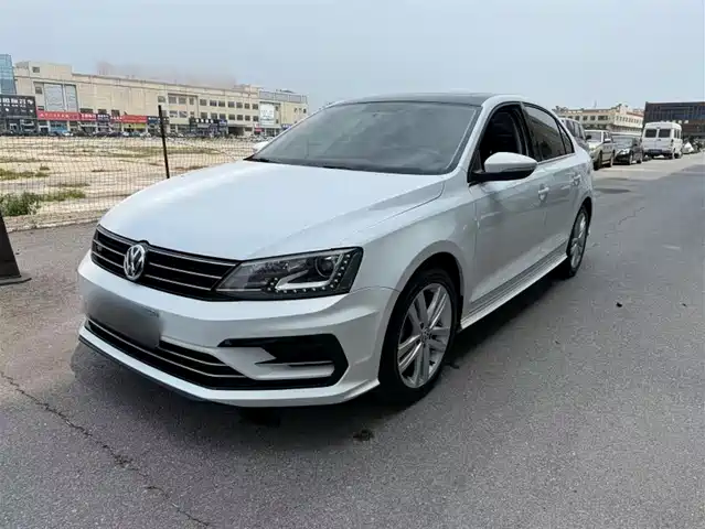 VOLKSWAGEN SAGITAR 2018