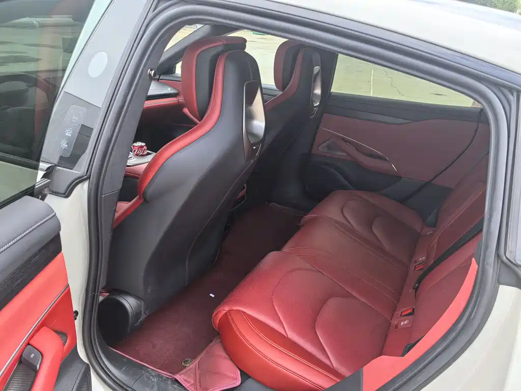 XIAOMI CAR XIAOMI SU7