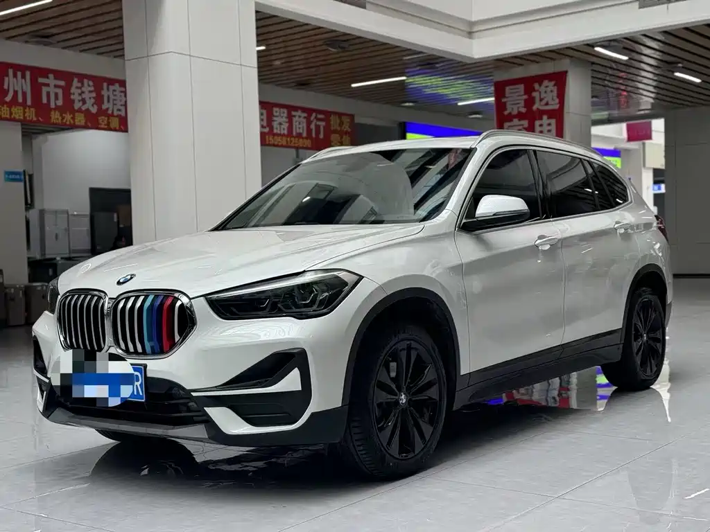 BMW X1 2020 года sDrive20Li Великолепная версия 41000 km 2020