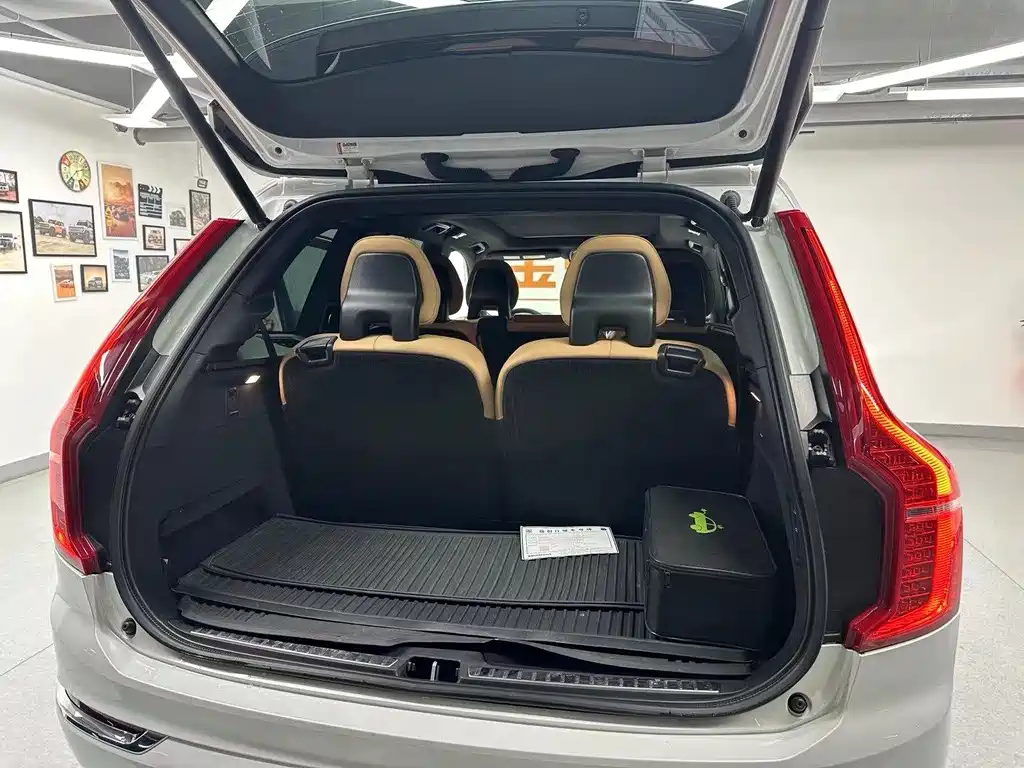 VOLVO XC90 PLUG IN HYBRID