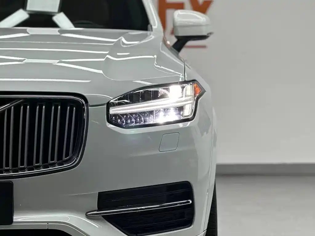 VOLVO XC90 PLUG IN HYBRID