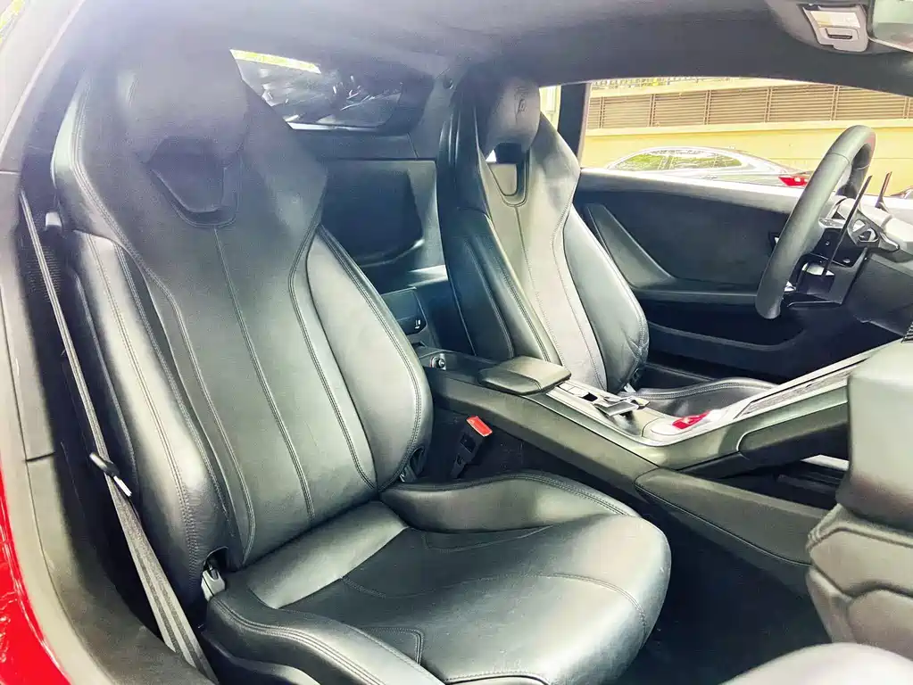 LAMBORGHINI HURACÁN