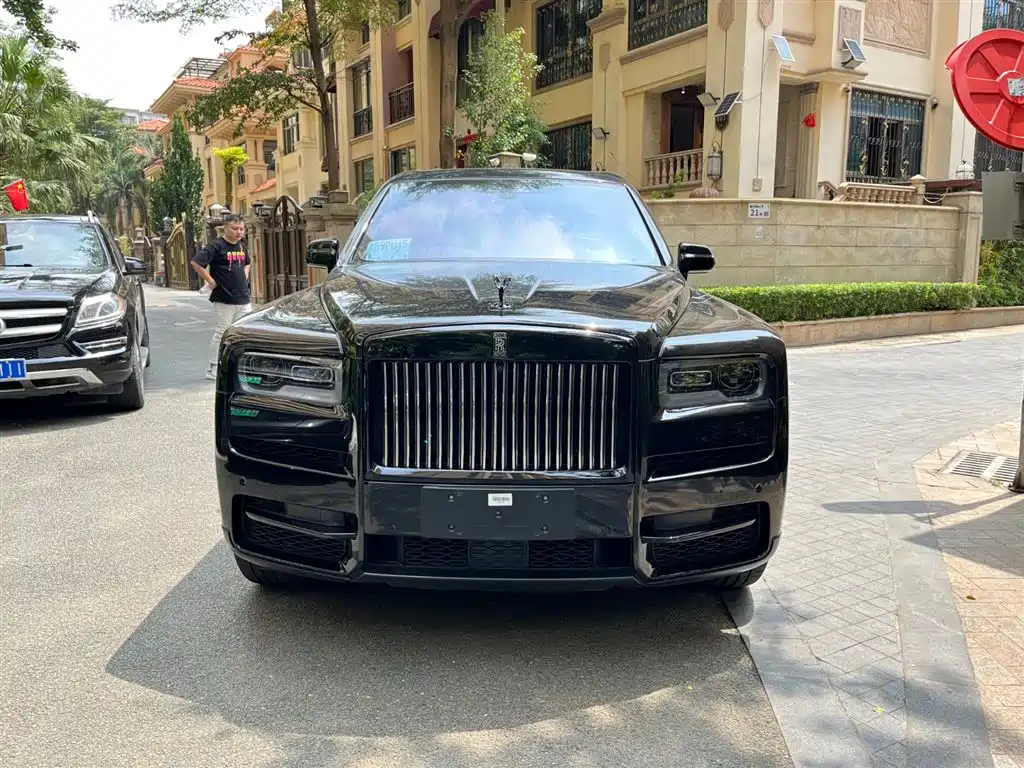 Rolls-Royce Cullinan 2018 мест