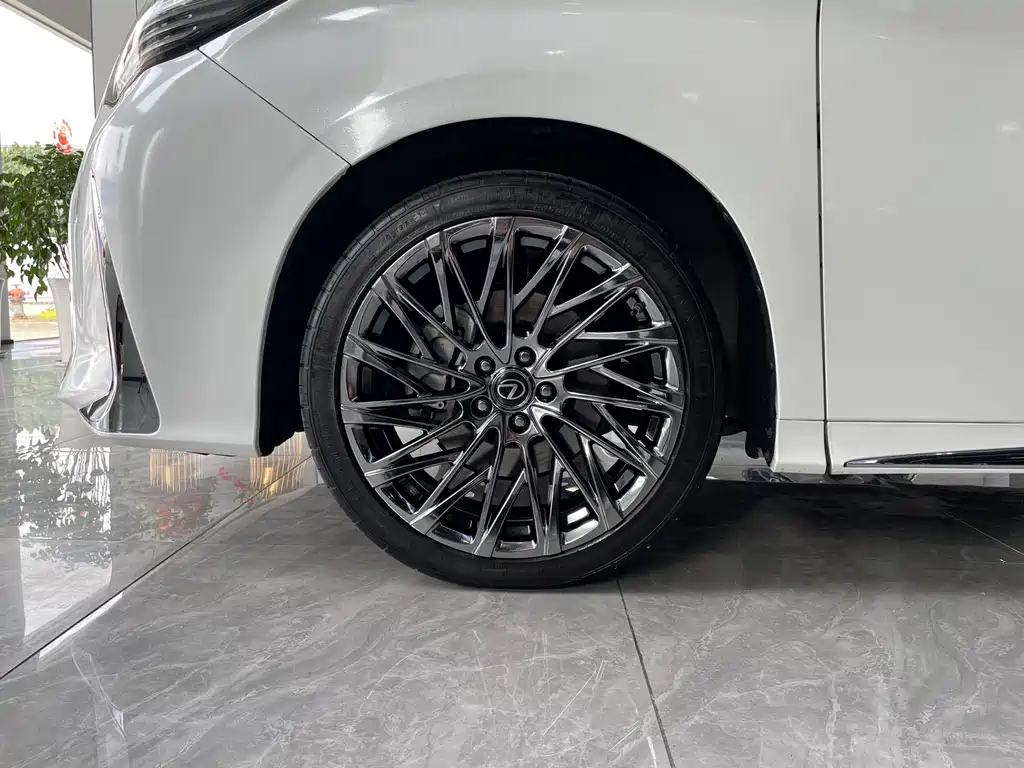 Toyota Vellfire 2019 2.5L HV Luxury