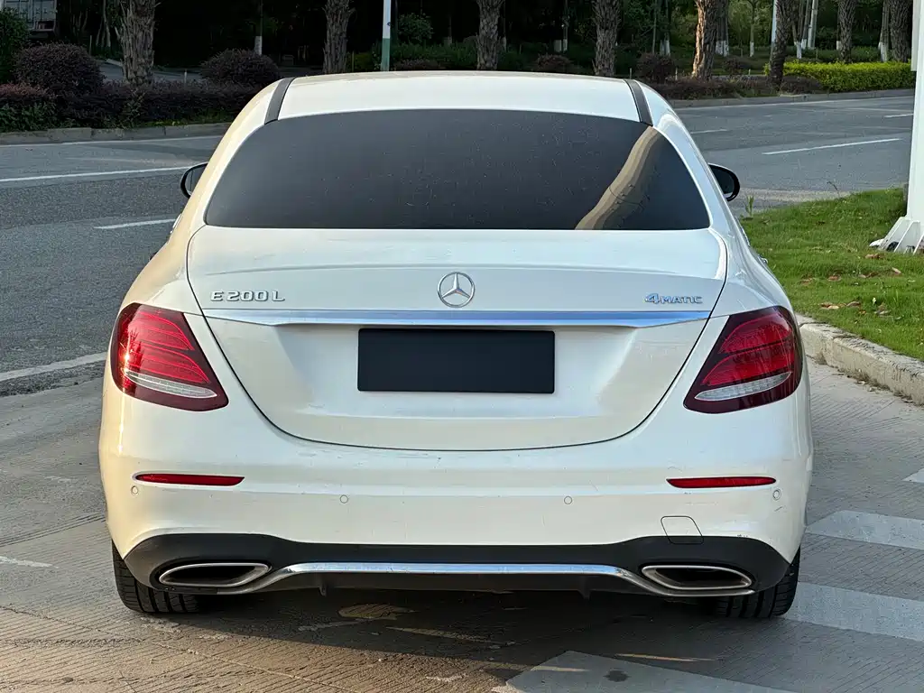 MERCEDES-BENZ E CLASS