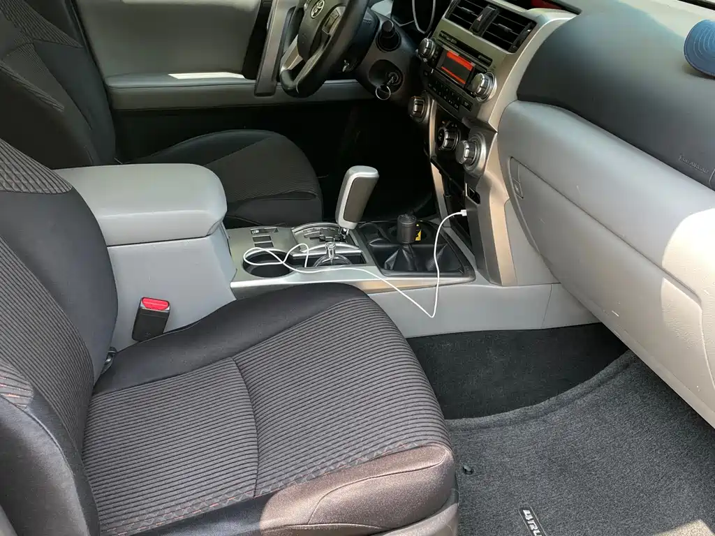Toyota 4Runner 2014 4.0L AT