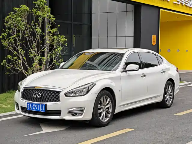 INFINITI Q70 2016