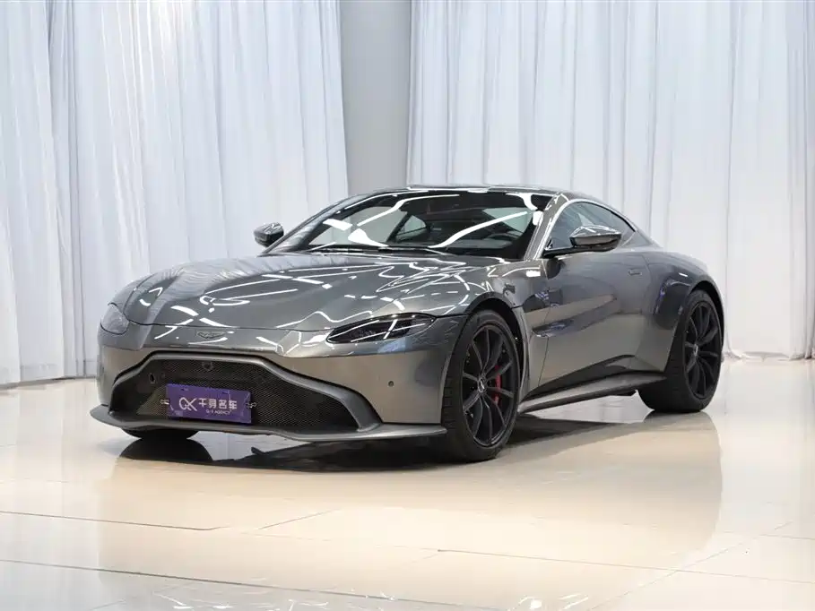 V8 Vantage 2018 года 4.0T V8 Купе 13000 km 2020