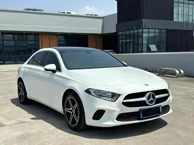 MERCEDES-BENZ  A CLASS 2023