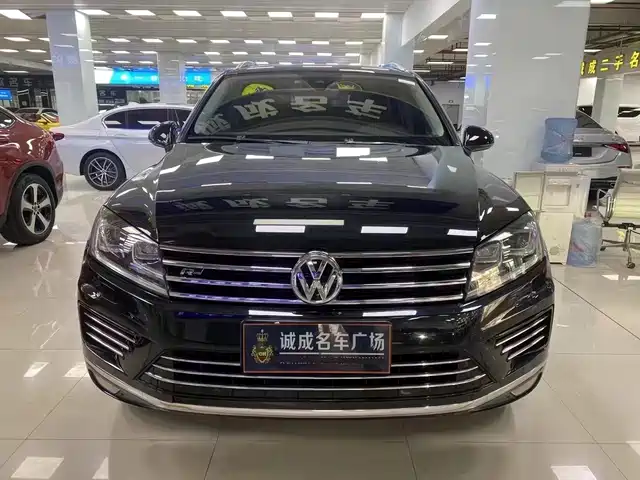 VOLKSWAGEN TOUAREG 2016