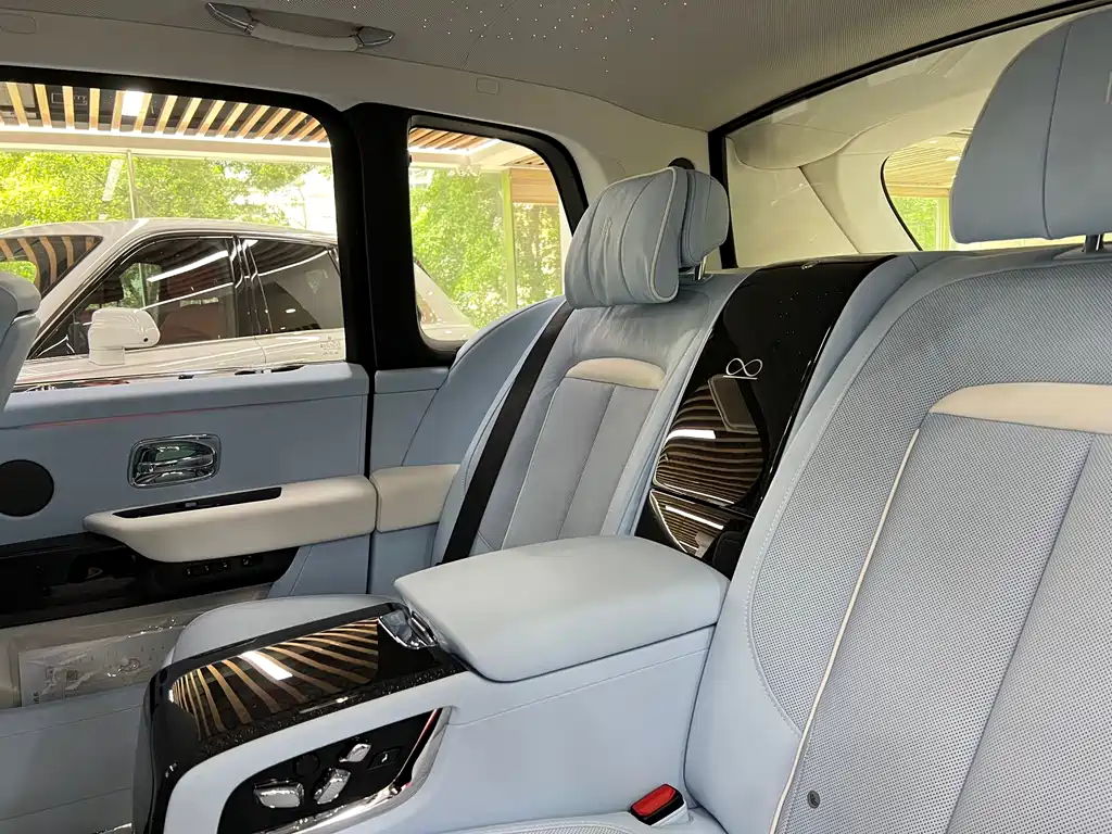 ROLLS-ROYCE CULLINAN