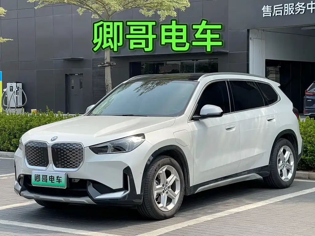 BMW iX1 2023 года eDrive25L X дизайн-пакет 29000 km 2024