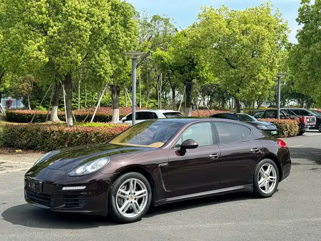 PORSCHE PANAMERA 2016