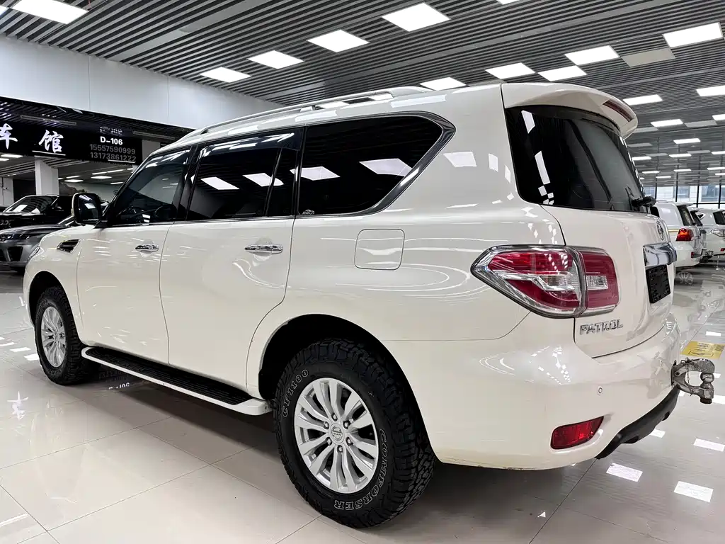 NISSAN TOURE