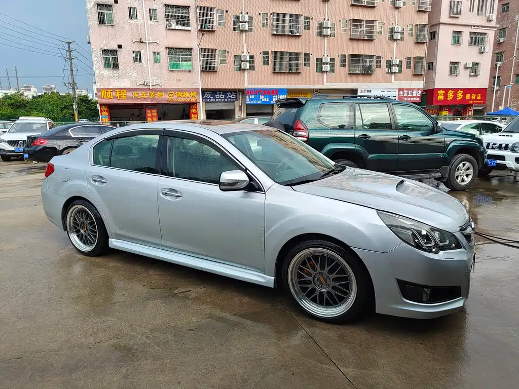 Subaru Legacy 2010 2.5GT Luxury