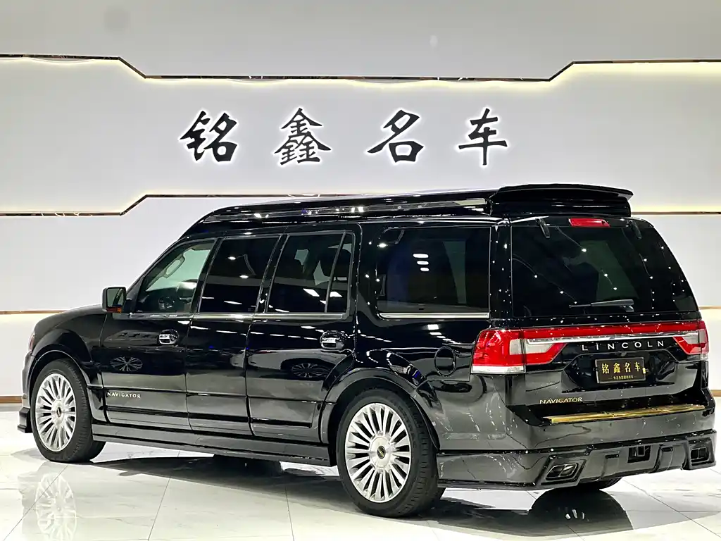 LINCOLN NAVIGATOR
