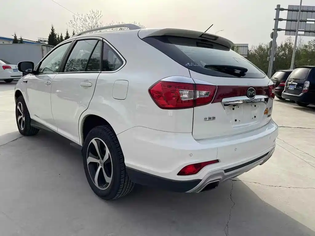 BYD S7