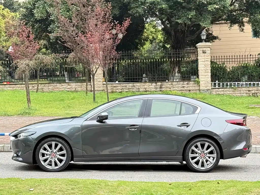 MAZDA 3 ANGKESAILA