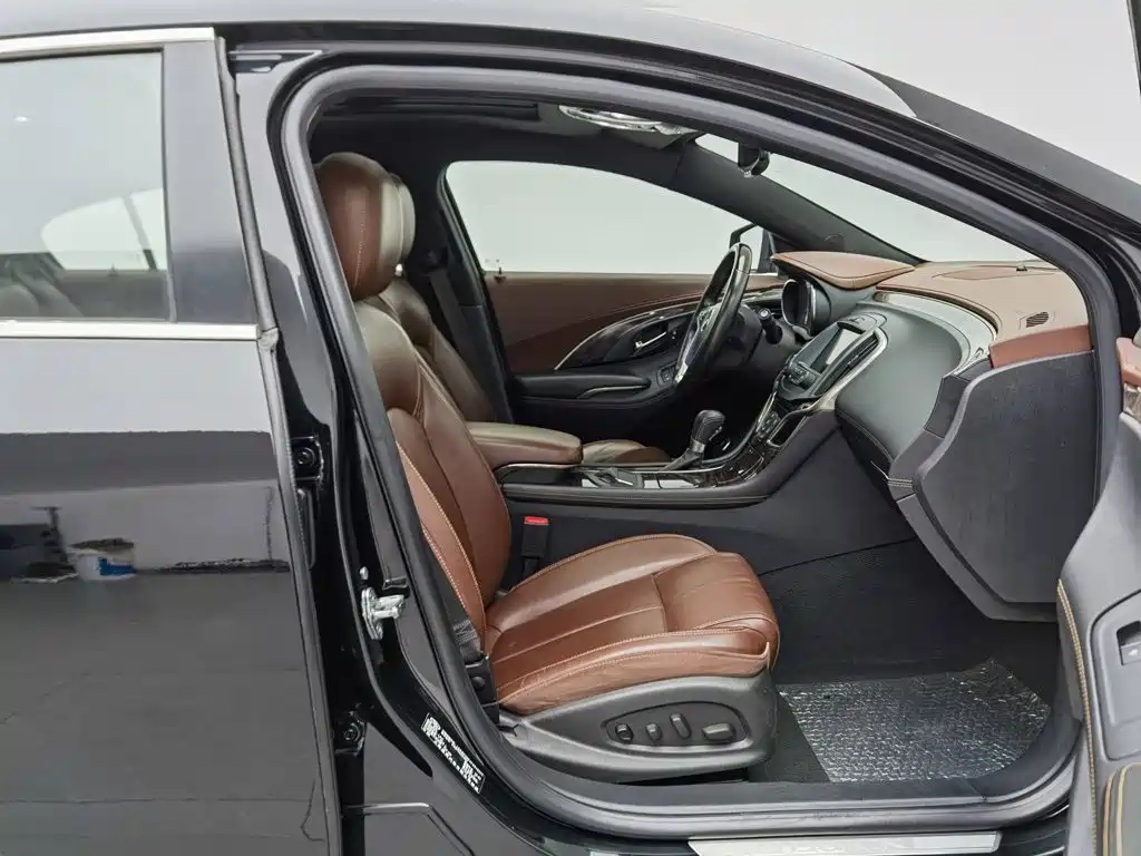 Buick LaCrosse — миниатюра 23