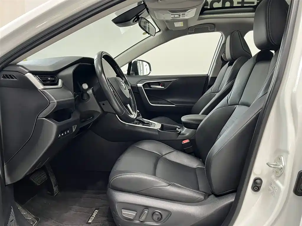 Toyota Wildlander 2023 2.0L CVT Luxury PLUS