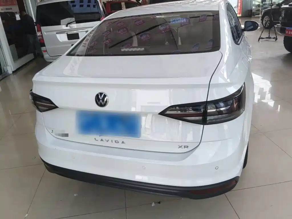 Volkswagen Lavida — миниатюра 6