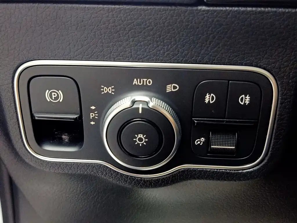 Mercedes-Benz GLA — миниатюра 13