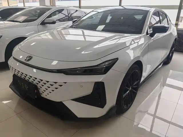 CHANGAN  UNI V 2024