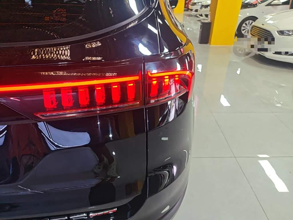 Jetour Jetour X70 PLUS 1.5 л 2023 г. Чёрный, пробег 22799 км