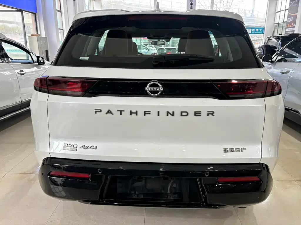 NISSAN EXPLORING THE LAND