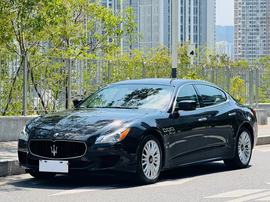 Maserati Quattroporte 2013