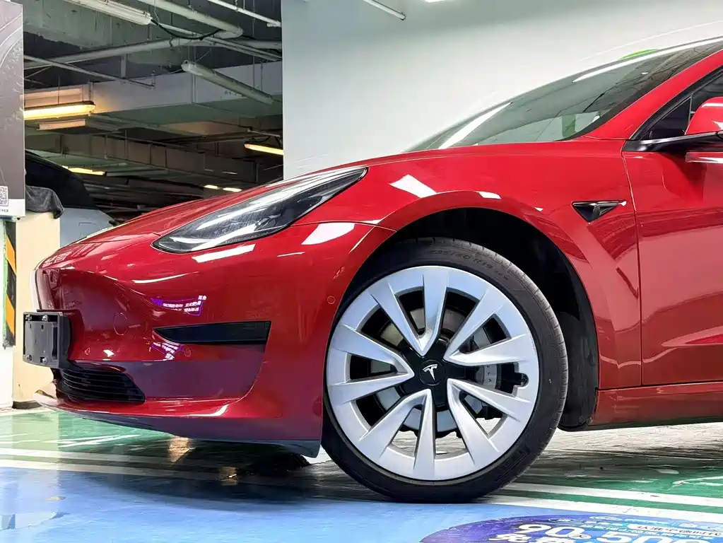 Tesla Model 3 — миниатюра 2
