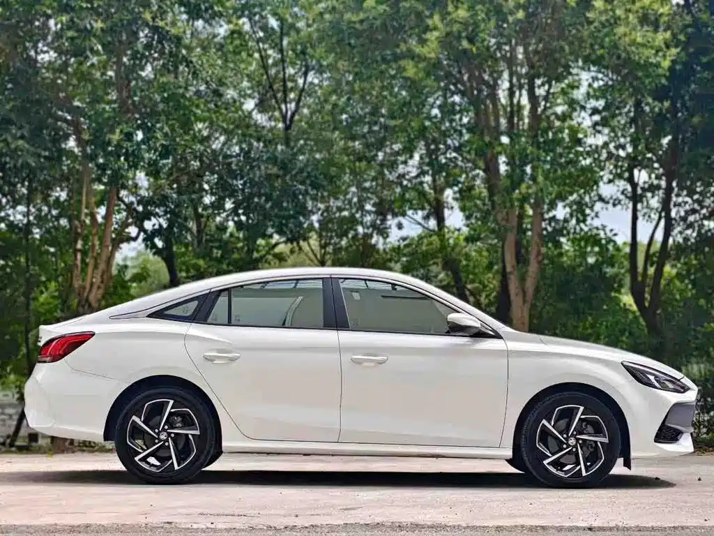 MG MG5 — миниатюра 5