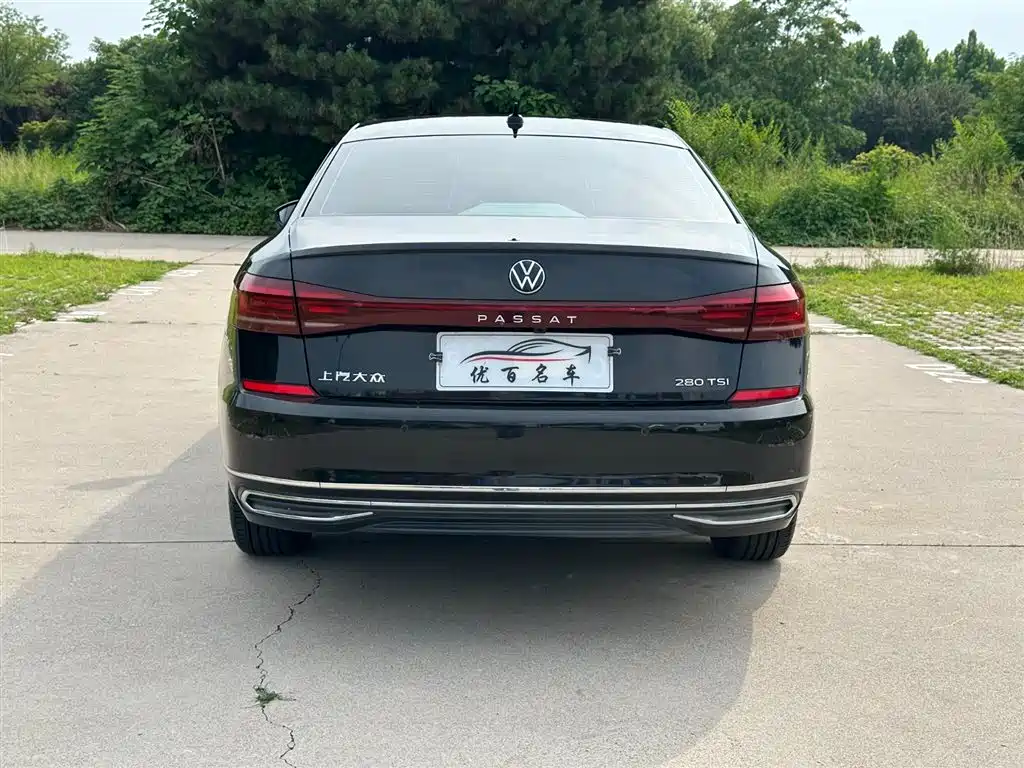 Volkswagen Passat 2022 280TSI