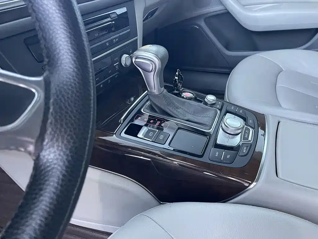 Audi A6L 2014 30 FSI Luxury