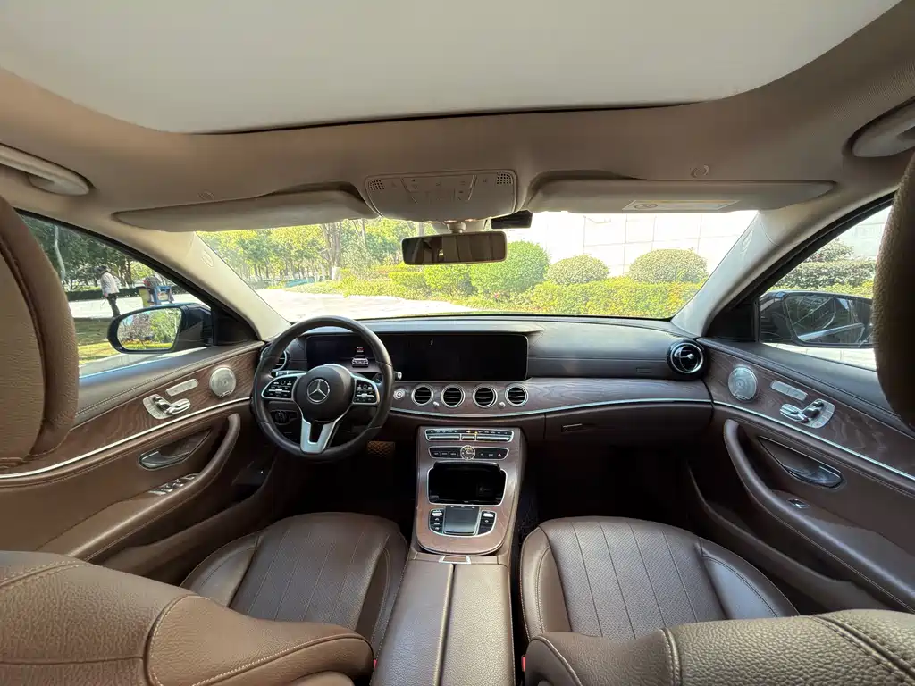 MERCEDES-BENZ E CLASS