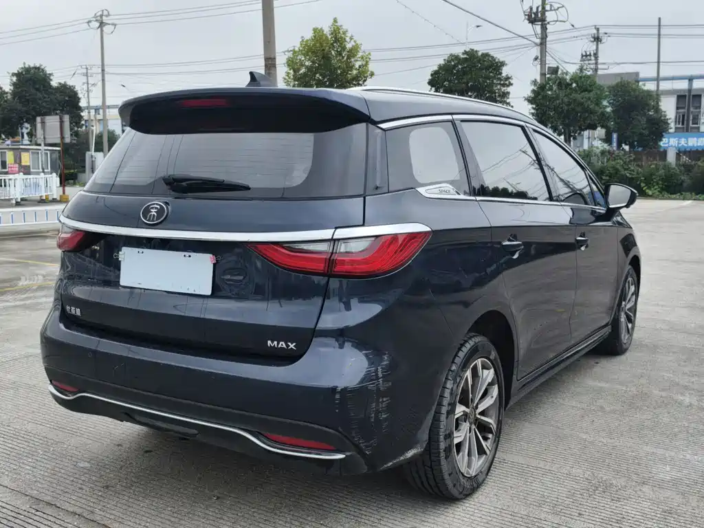 BYD MAX — миниатюра 6