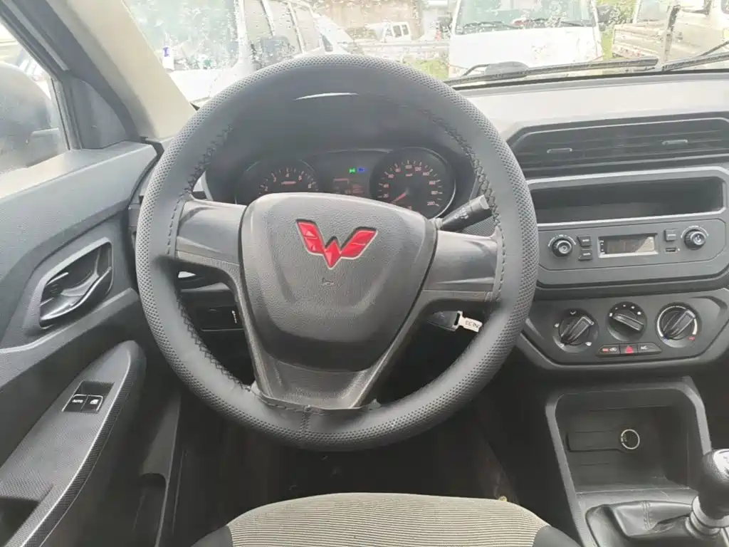 Wuling Hongguang — миниатюра 11