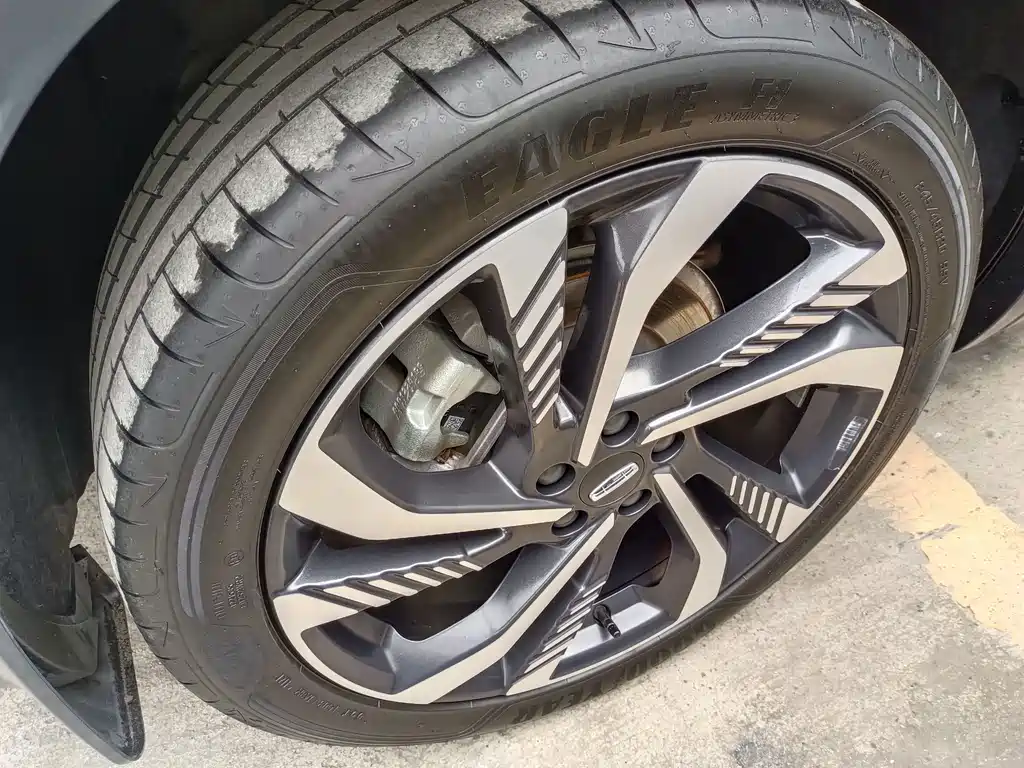 Geely Xingyue L — миниатюра 13