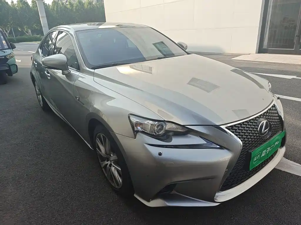Lexus IS — миниатюра 4