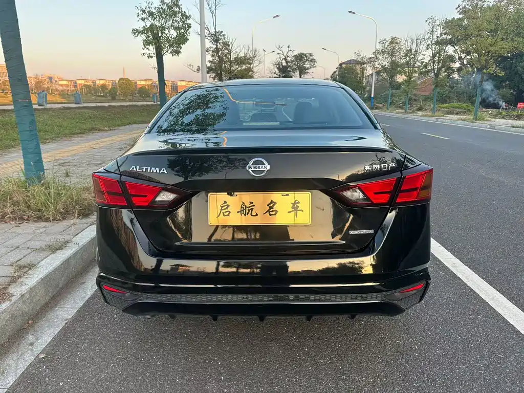 NISSAN TEANA