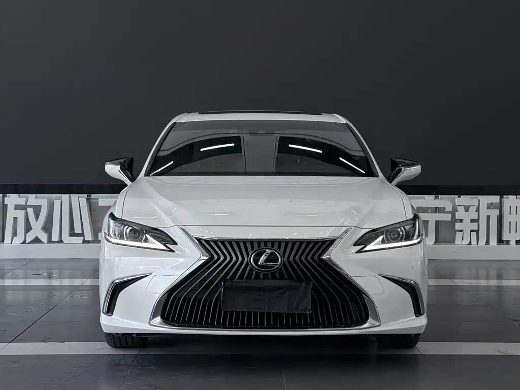Lexus ES — миниатюра 2