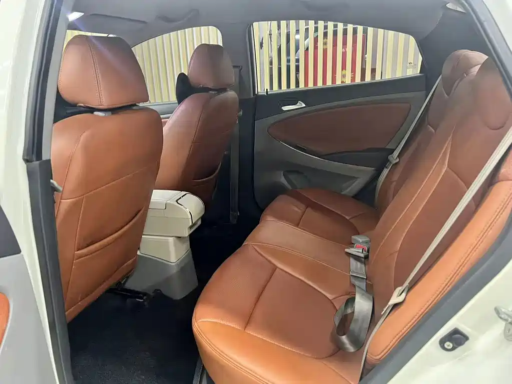 Hyundai Verna — миниатюра 6