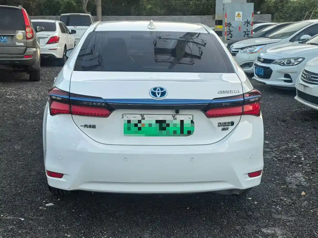 Toyota Corolla Hybrid — миниатюра 9