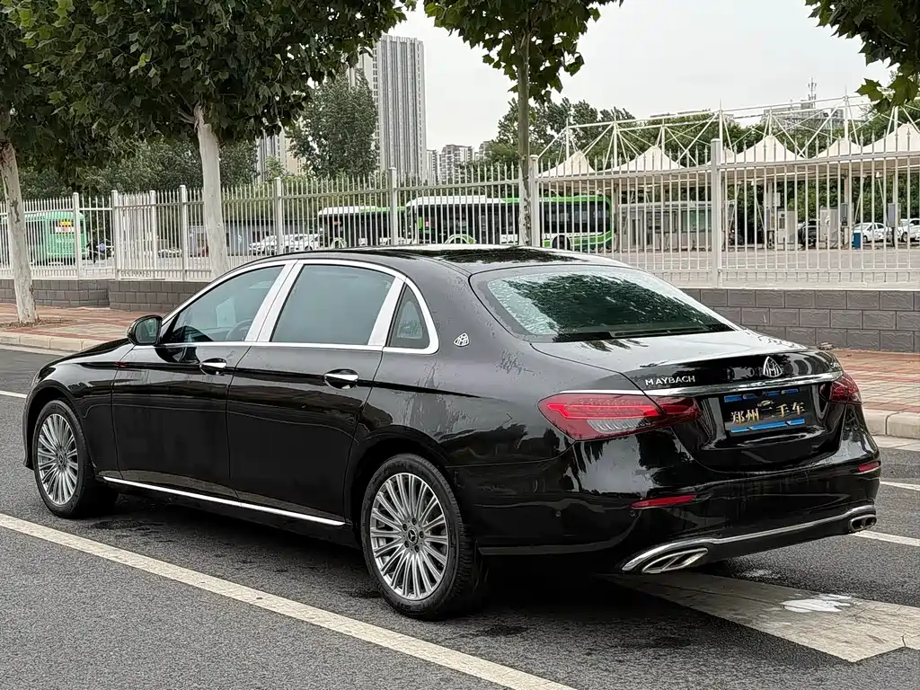 Mercedes-Benz E-Class — миниатюра 21