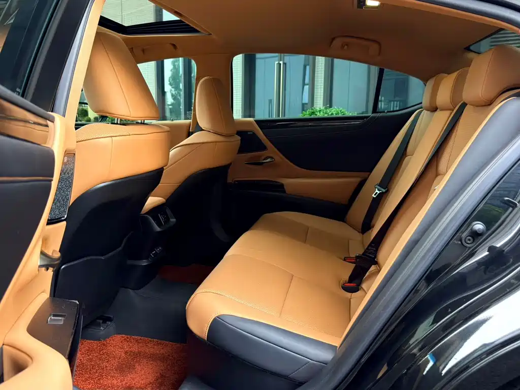 Lexus ES — миниатюра 5