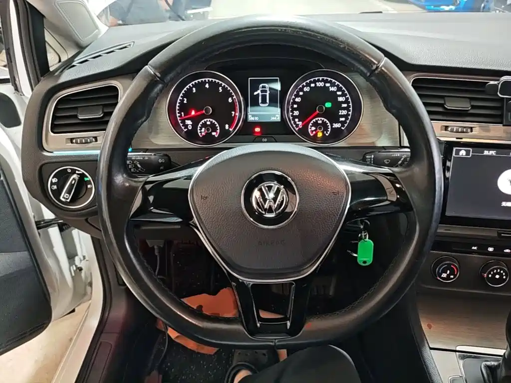 Volkswagen Golf — миниатюра 11