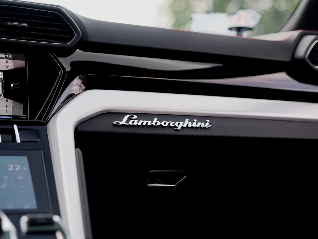 Lamborghini Urus — миниатюра 22