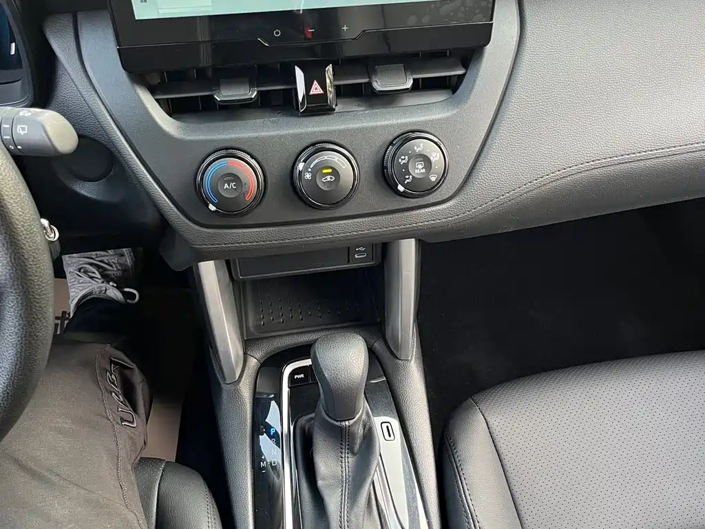 Toyota Corolla Cross — миниатюра 14