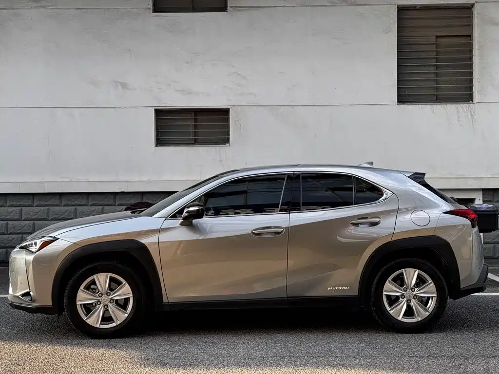 Lexus UX — миниатюра 3